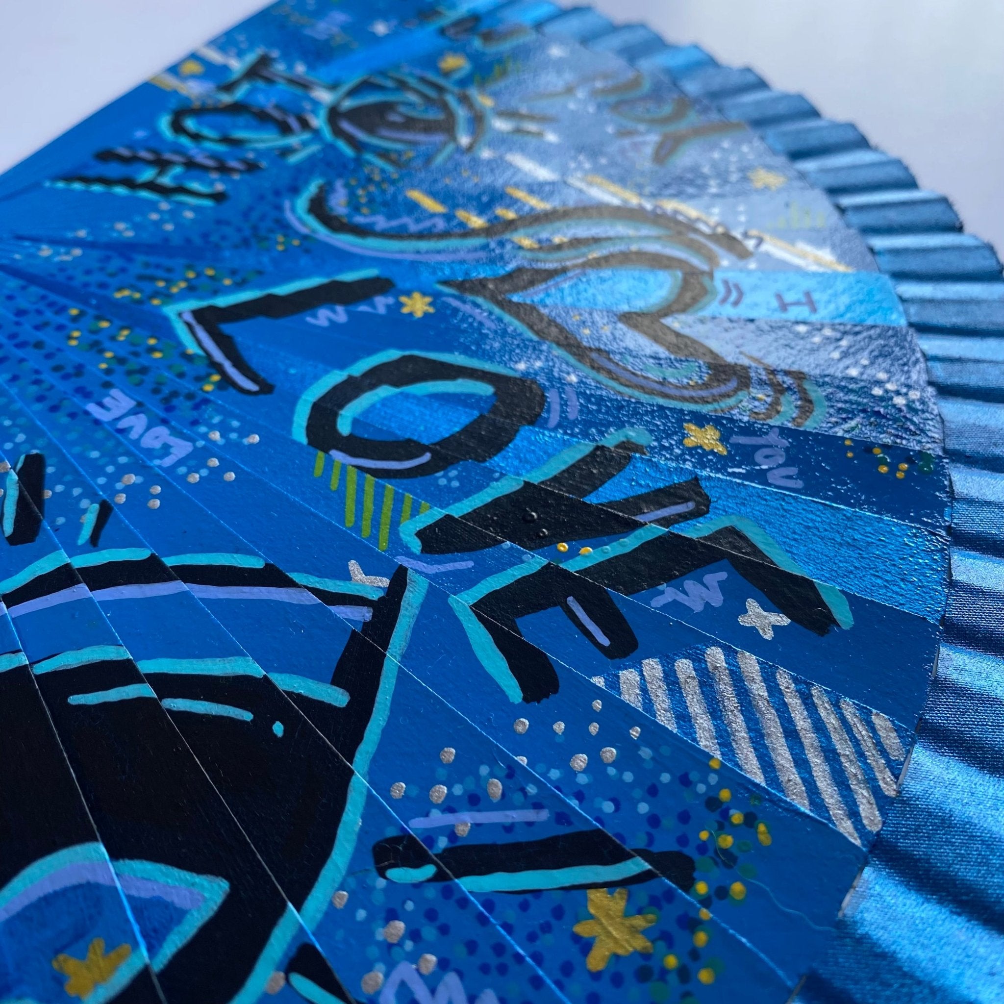 Folding Hand Fan - Pop Sureal Art - Wood (42x23cm)_endorphin art