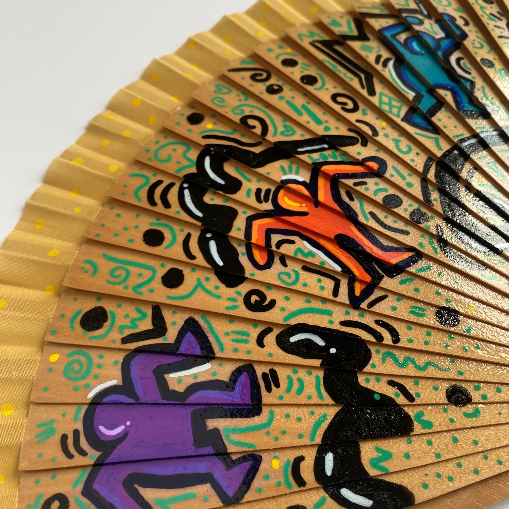 Folding Hand Fan - Keith Haring Art - Wood (42x23cm)_endorphin art