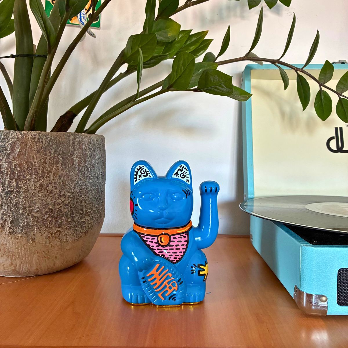 Maneki Neko Keith Haring Lucky Cat Statue_endorphin art