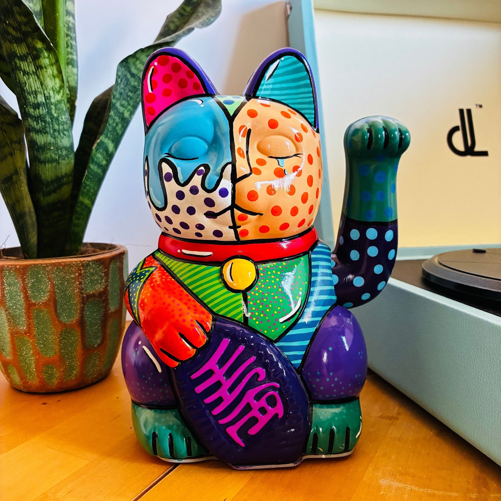 Maneki Neko Lucky Cat Pop Art Figurine - 14x20cm_endorphin art