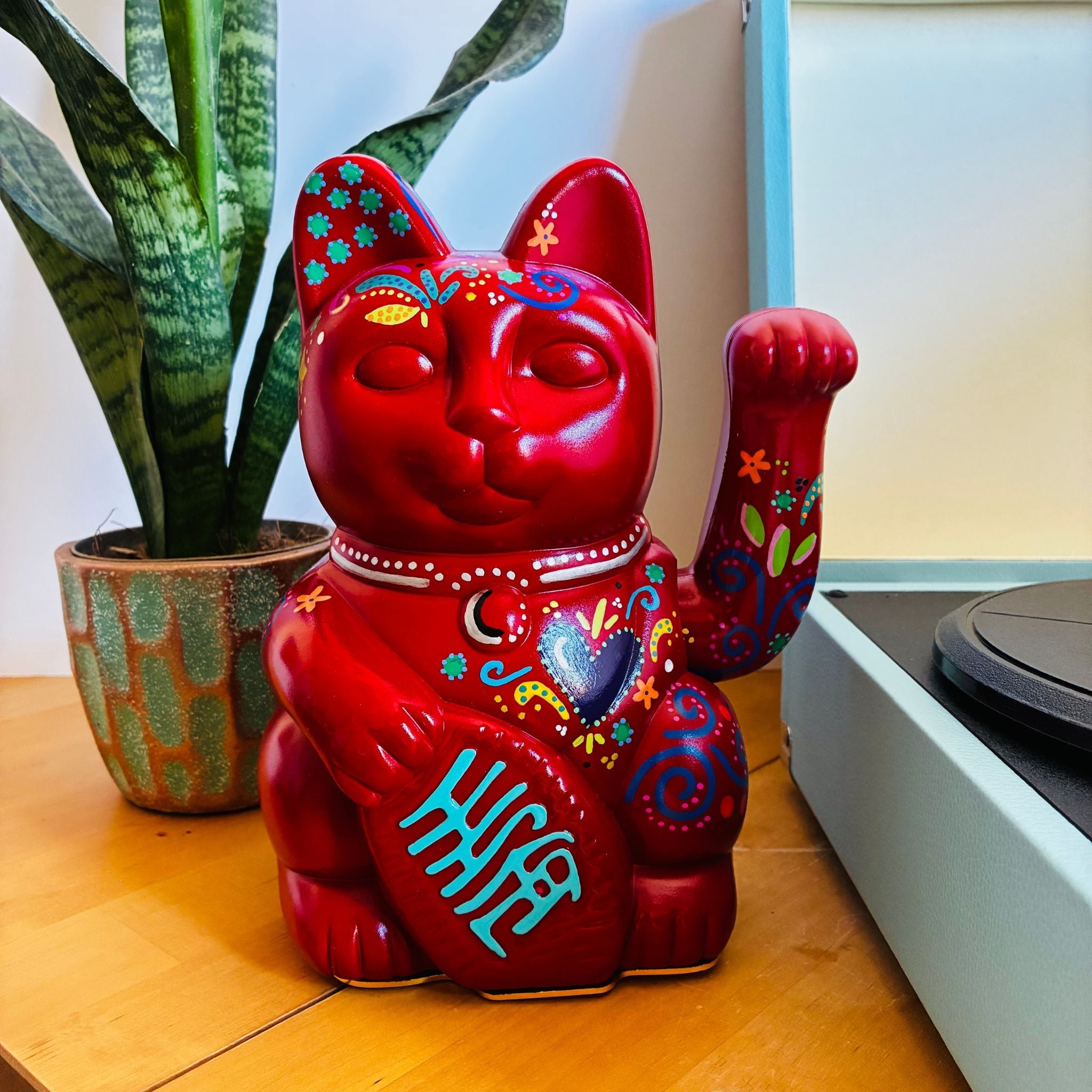 Maneki Neko Red Folk Art Lucky Cat Figurine - 14x20cm_endorphin art